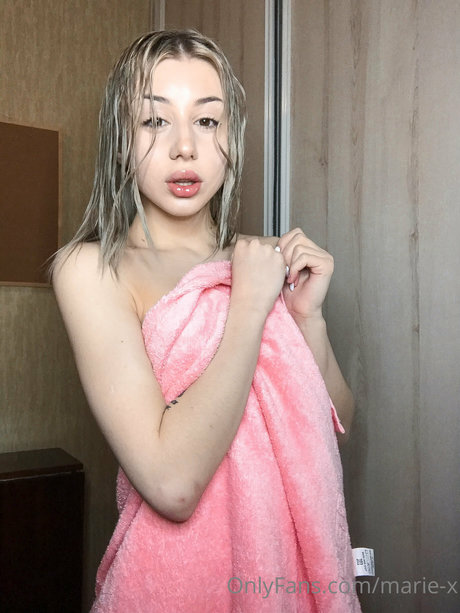 Nacktes geleaktes OnlyFans-Foto von Marie