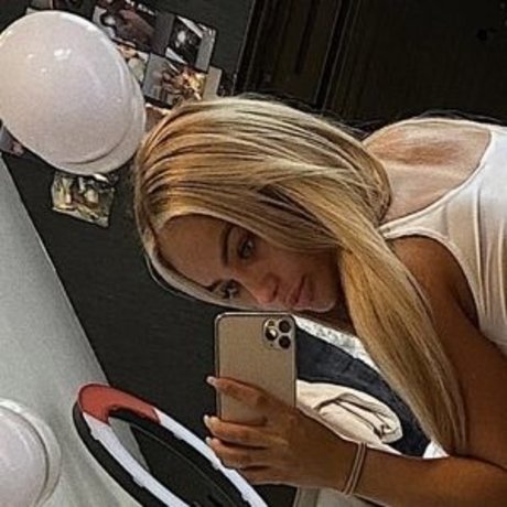 Nacktes geleaktes OnlyFans-Foto von Courtney Hodgson