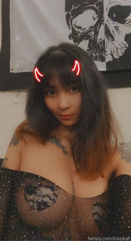 Nacktes geleaktes OnlyFans-Foto von Kitzikat