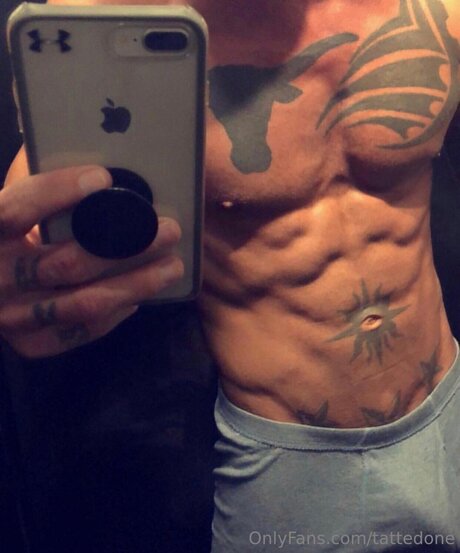 Nacktes geleaktes OnlyFans-Foto von Tattedone