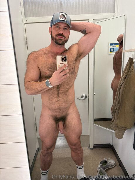 Nacktes geleaktes OnlyFans-Foto von Coachdad