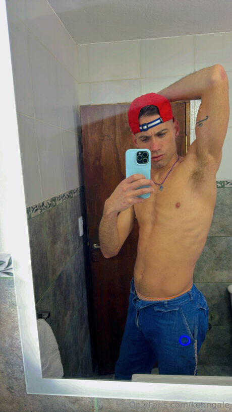 Nacktes geleaktes OnlyFans-Foto von Pologale
