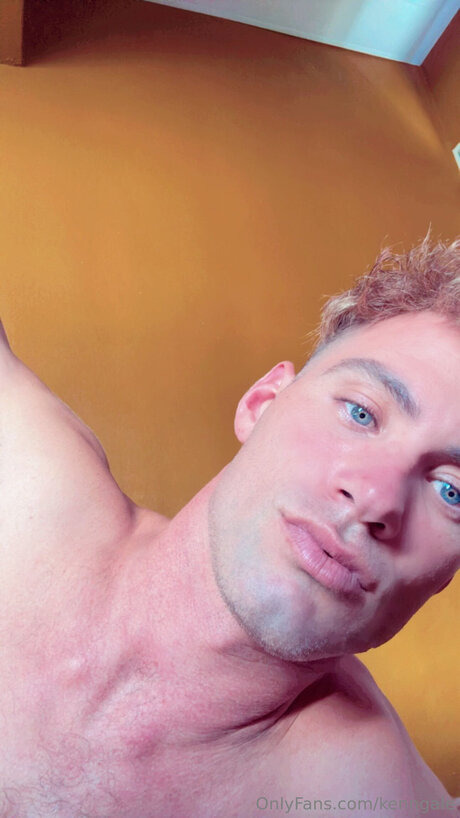 Nacktes geleaktes OnlyFans-Foto von Pologale