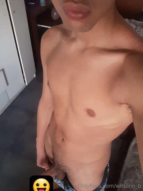 Nacktes geleaktes OnlyFans-Foto von Wilsonn B
