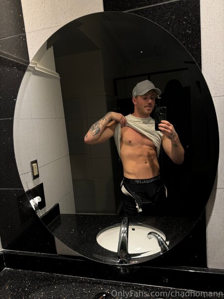 Nacktes geleaktes OnlyFans-Foto von Chadhomann