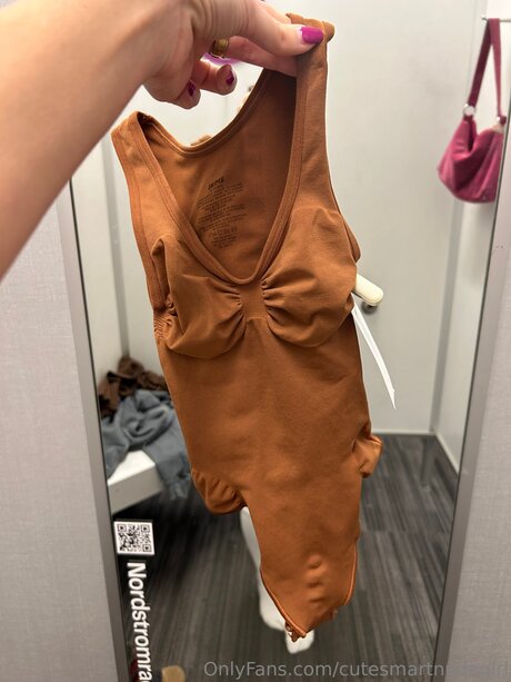 Cutesmartnudegirl