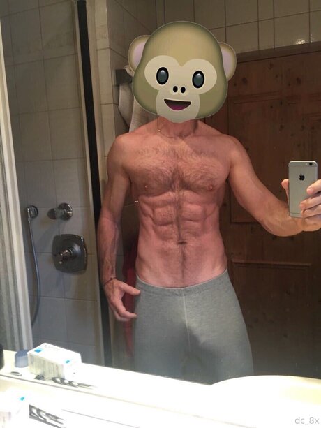 Nacktes geleaktes OnlyFans-Foto von Cyber Dragon