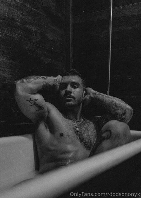 Nacktes geleaktes OnlyFans-Foto von Rdodsononyx