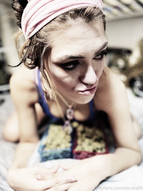 Justanakedstoner