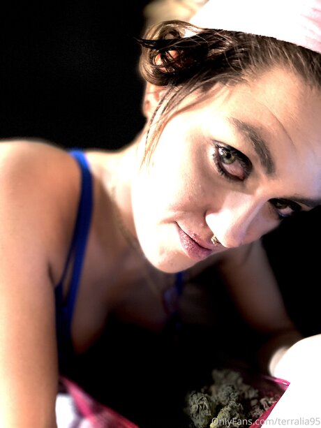 Justanakedstoner