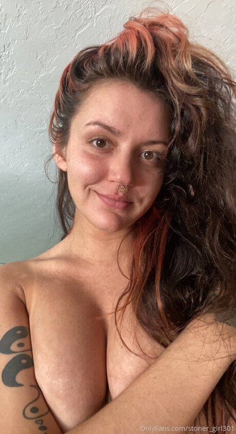 Nacktes geleaktes OnlyFans-Foto von Stoner Girl301