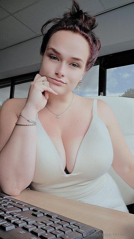 Miss Teriousx