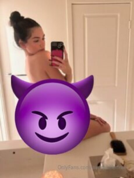 Nacktes geleaktes OnlyFans-Foto von Avryjennerfree
