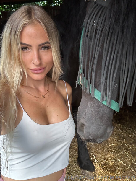 Leonie Sanders
