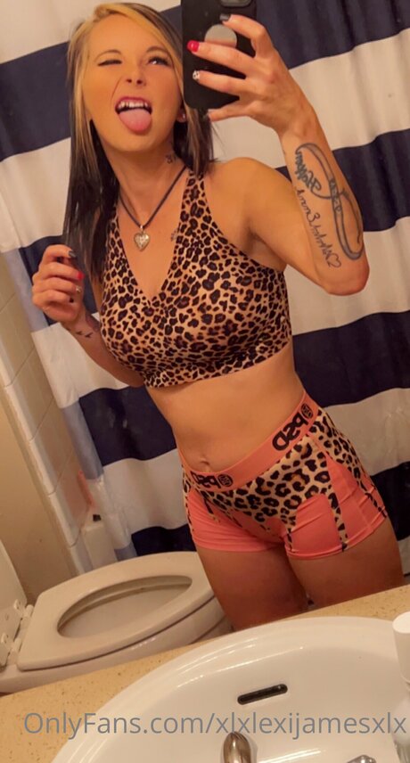 Nacktes geleaktes OnlyFans-Foto von Xlxlexijamesxlx