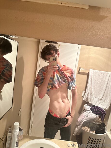 Nacktes geleaktes OnlyFans-Foto von Sfafree