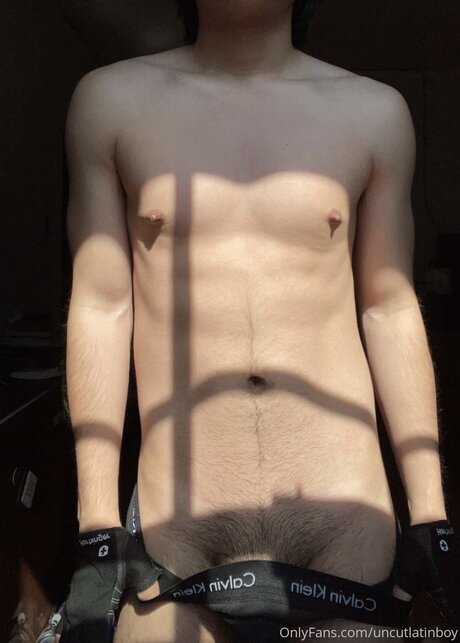 Nacktes geleaktes OnlyFans-Foto von Uncutlatinboy