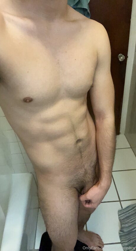 Nacktes geleaktes OnlyFans-Foto von Uncutlatinboy