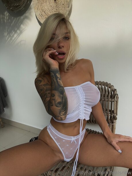 Nacktes geleaktes OnlyFans-Foto von Realsnow