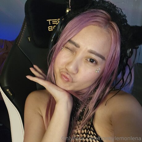 Nacktes geleaktes OnlyFans-Foto von Honeylemonlena