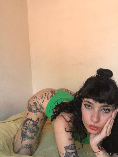 Nacktes geleaktes OnlyFans-Foto von Rebekahrose