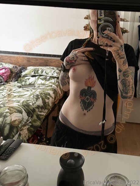 Nacktes geleaktes OnlyFans-Foto von Itsericavaughn