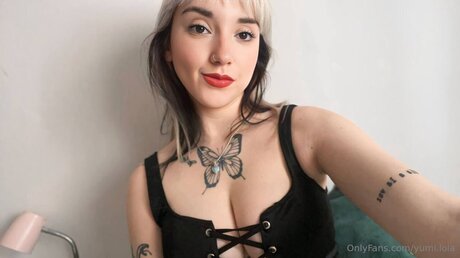 Nacktes geleaktes OnlyFans-Foto von Yumi Lola