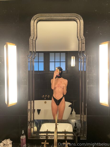 Nacktes geleaktes OnlyFans-Foto von Mightbelou