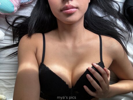 Nacktes geleaktes OnlyFans-Foto von Myaarawrr