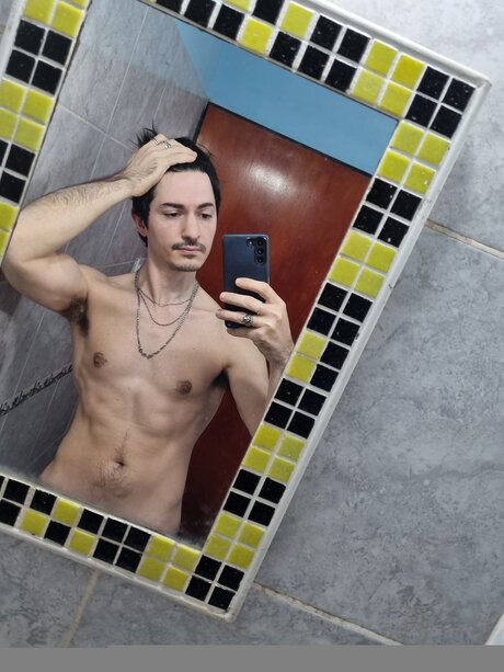 Nacktes geleaktes OnlyFans-Foto von Matiasuprofesor