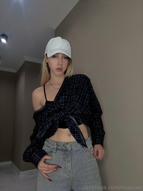 Nacktes geleaktes OnlyFans-Foto von Miapixel