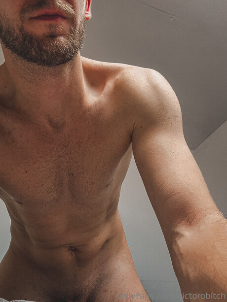 Nacktes geleaktes OnlyFans-Foto von Victorobitch