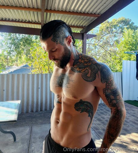 Nacktes geleaktes OnlyFans-Foto von Irondegenerate