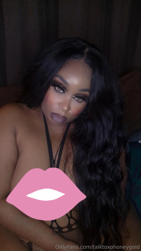 Nacktes geleaktes OnlyFans-Foto von Talktoxohoneygold