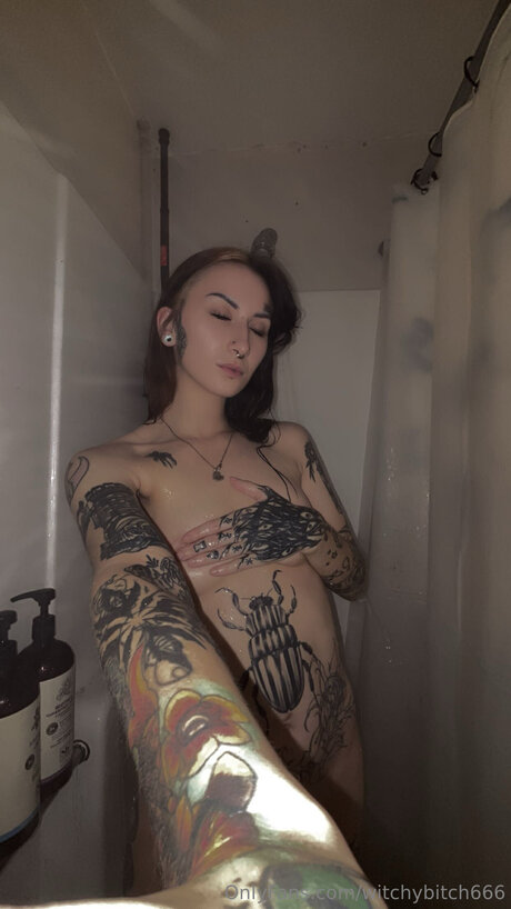 Nacktes geleaktes OnlyFans-Foto von Witchybitch666