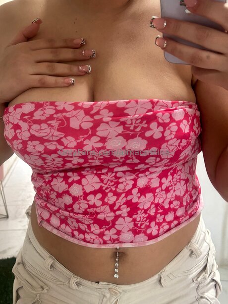 Nacktes geleaktes OnlyFans-Foto von Miamoralma