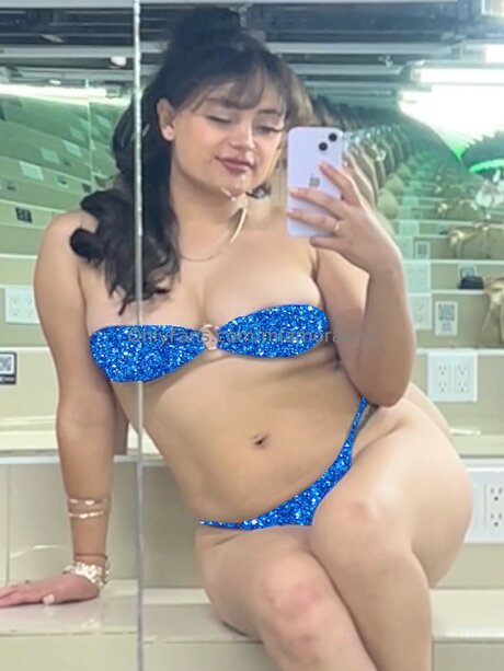 Nacktes geleaktes OnlyFans-Foto von Miamoralma