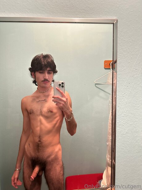 Nacktes geleaktes OnlyFans-Foto von Cutgem