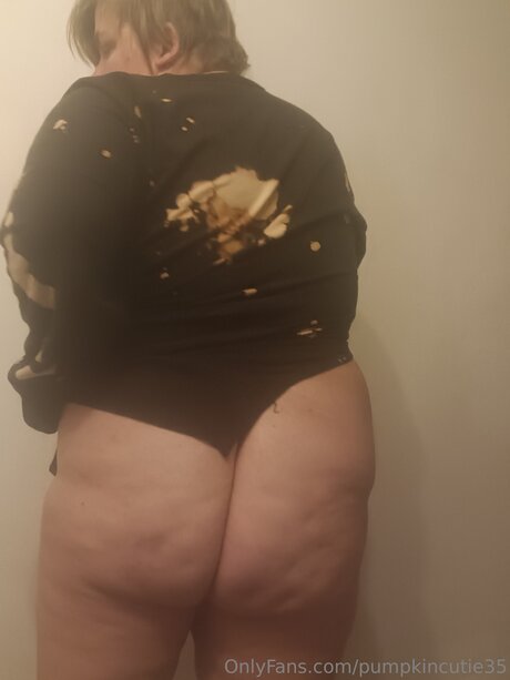 Nacktes geleaktes OnlyFans-Foto von Pumpkincutie35
