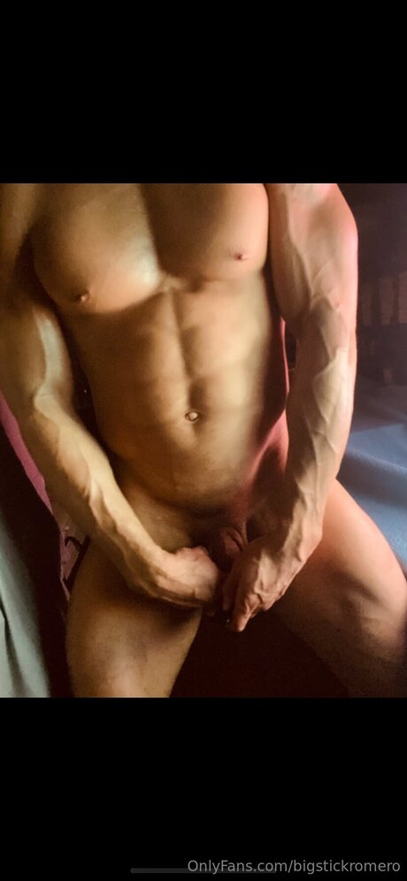 Nacktes geleaktes OnlyFans-Foto von Bigstickromero