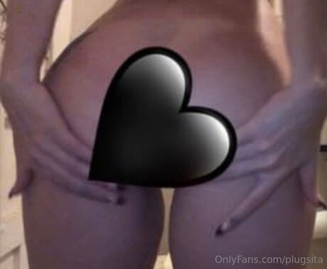 Nacktes geleaktes OnlyFans-Foto von Plugsita