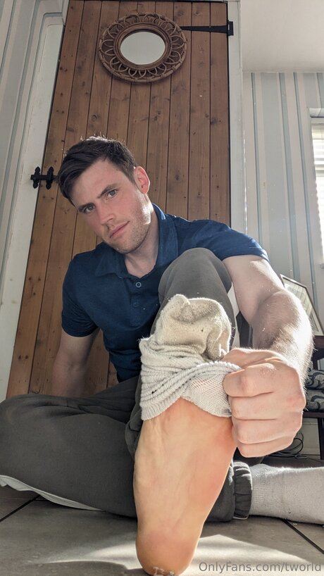 Nacktes geleaktes OnlyFans-Foto von Tworld