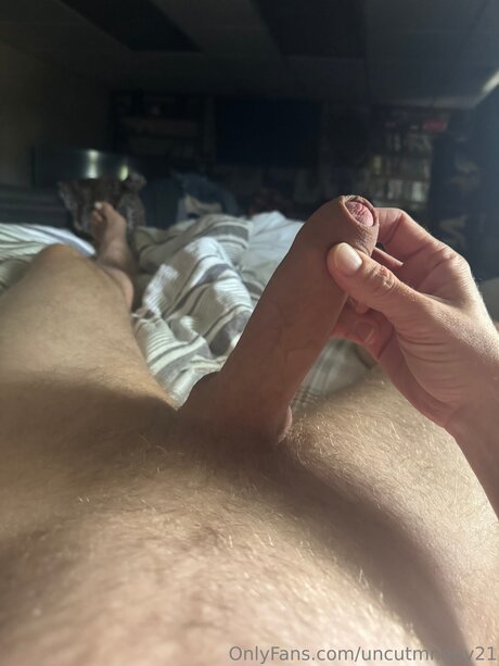 Uncutmnguy21