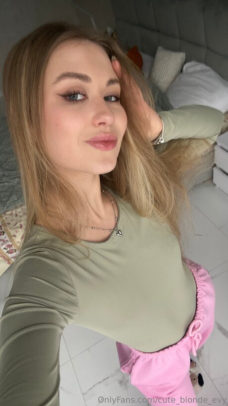Cute Blonde Evy