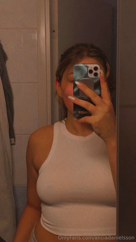 Nacktes geleaktes OnlyFans-Foto von Aliciadanielsson