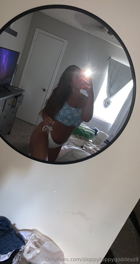 Nacktes geleaktes OnlyFans-Foto von Sloppytoppygoddess9