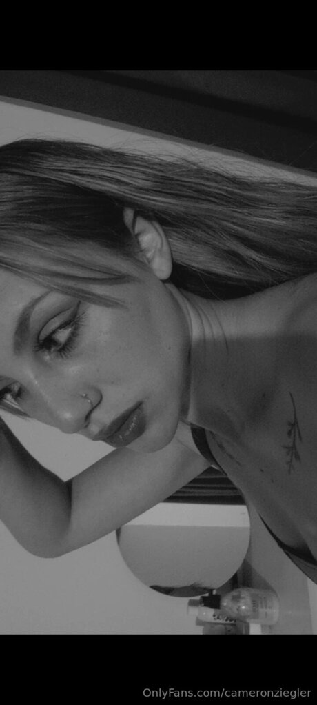 Nacktes geleaktes OnlyFans-Foto von Cameronziegler