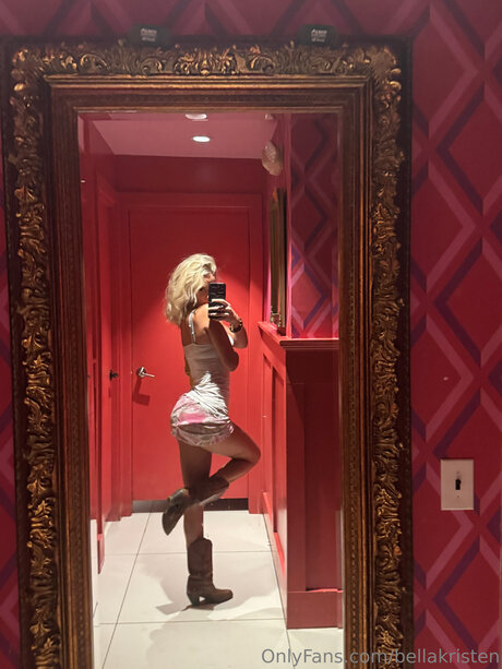 Nacktes geleaktes OnlyFans-Foto von Bellakristen