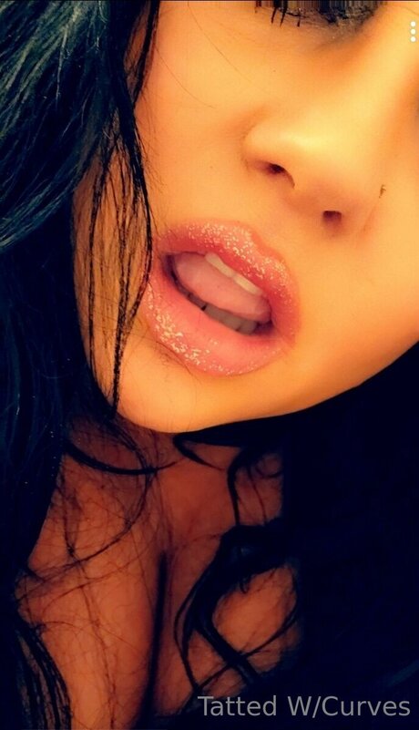 Nacktes geleaktes OnlyFans-Foto von U225860105