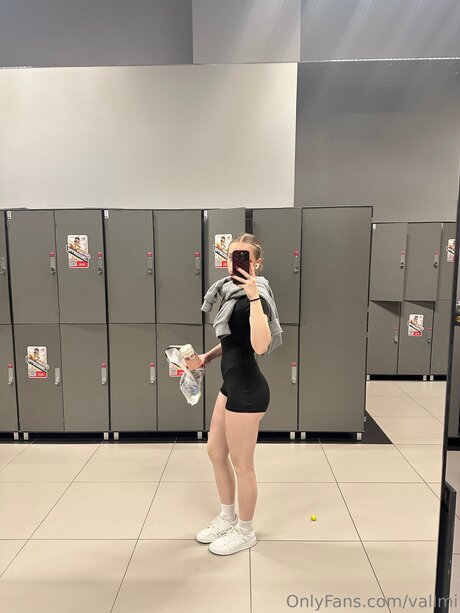 Nacktes geleaktes OnlyFans-Foto von Vallmi